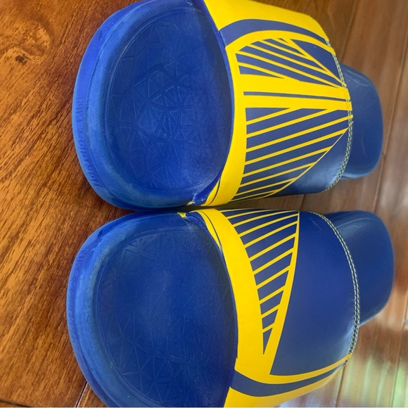 Nike Blue Yellow Golden State Warriors Benassi Solarsoft NBA Slides Mens Size 9 - Picture 2 of 9